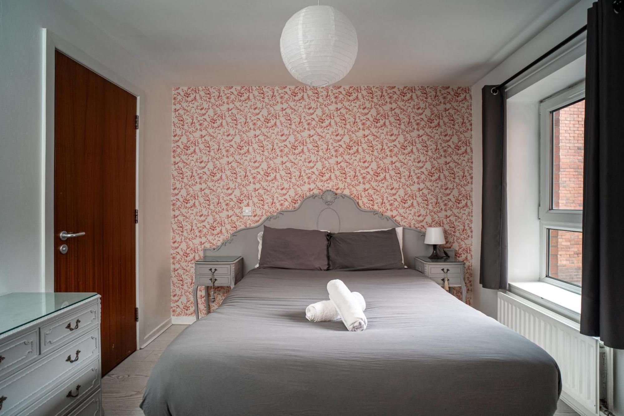 3 Bedroom Central Apartment In Belfast City Centre 외부 사진
